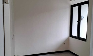 Dijual Rumah di Taman Holis Indah 1