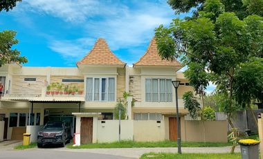 Rumah di kompleks elit Mutiara Boutique