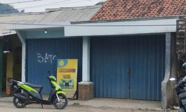 Dijual 2 Unit Toko dan Rumah di Jalan Raya Sukatani  Purwakarta