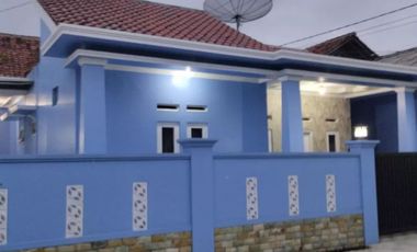 Dijual 2 Unit Toko dan Rumah di Jalan Raya Sukatani  Purwakarta