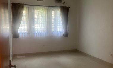 Disewakan Rumah di Kompleks Istana Regensi 2