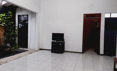 Rumah luas solo kota Laweyan dijual
