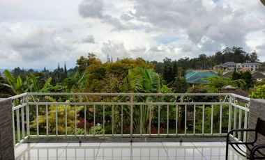 Dijual Segera Villa 2 Lantai di Wisma Coolibah Cimacan