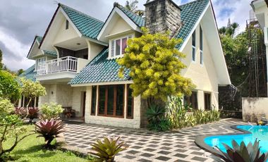 Dijual Segera Villa 2 Lantai di Wisma Coolibah Cimacan