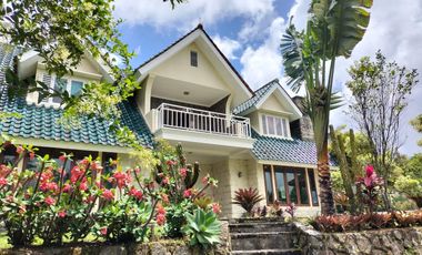 Dijual Segera Villa 2 Lantai di Wisma Coolibah Cimacan