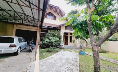 Rumah luas tengah kota Laweyan solo dijual cepat