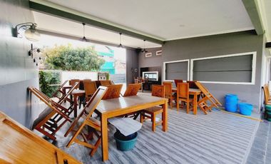 Rumah luas tengah kota Laweyan solo dijual cepat