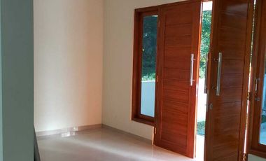 Rumah bagus 2 lantai murah di dekat kampus UII