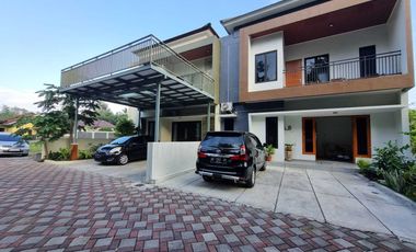 Rumah bagus 2 lantai murah di dekat kampus UII