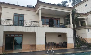 Villa Mewah Asri di Megamendung 3 kilo dari jalan raya Puncak