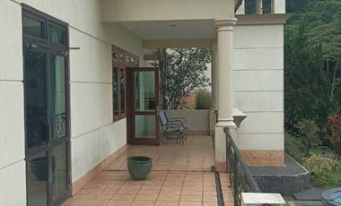 Villa Mewah Asri di Megamendung 3 kilo dari jalan raya Puncak