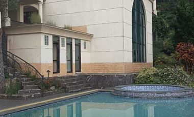 Villa Mewah Asri di Megamendung 3 kilo dari jalan raya Puncak