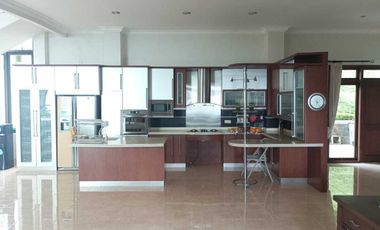 Villa Mewah Asri di Megamendung 3 kilo dari jalan raya Puncak
