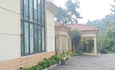 Villa Mewah Asri di Megamendung 3 kilo dari jalan raya Puncak