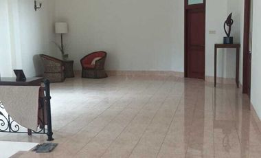 Villa Mewah Asri di Megamendung 3 kilo dari jalan raya Puncak