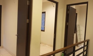 Rumah Hoek 3 KT  Cluster Burgundy Summarecon Bekasi