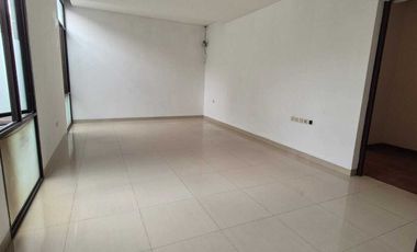 Sewa Rumah Sutera Olivia Alam Sutera 4BR Luas 10x20 Semi Furnished