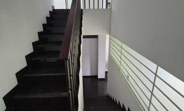 Sewa Rumah Sutera Olivia Alam Sutera 4BR Luas 10x20 Semi Furnished