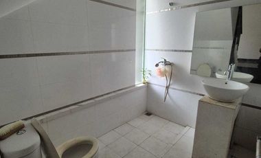 Sewa Rumah Sutera Olivia Alam Sutera 4BR Luas 10x20 Semi Furnished