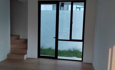 Disewakan rumah baru 2 lt  hook free IPL Cendana Cove Lippo Karawaci