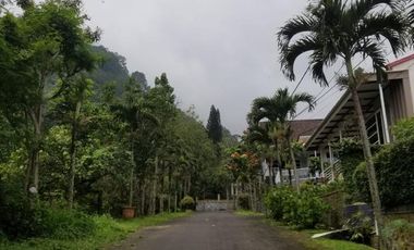 villa arca medika trawas dalam komplek