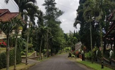 villa arca medika trawas dalam komplek