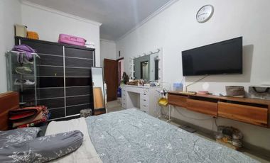 Rumah bagus 2 lantai di seturan dekat banyak kampus