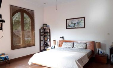 5,5M JADI 4,35M | Rumah Kolam Renang Godean, Villa 1439m MENAWAN