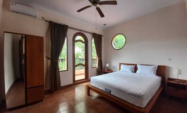 5,5M JADI 4,35M | Rumah Kolam Renang Godean, Villa 1439m MENAWAN