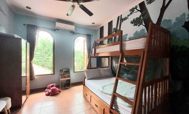 5,5M JADI 4,35M | Rumah Kolam Renang Godean, Villa 1439m MENAWAN