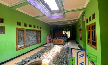 Rumah dan tempat usaha dekat alun alun utara Boyolali