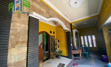 Rumah dan tempat usaha dekat alun alun utara Boyolali