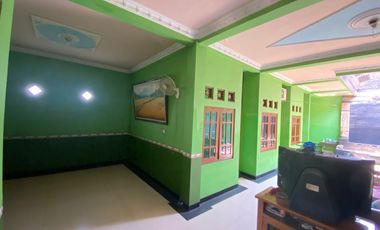 Rumah dan tempat usaha dekat alun alun utara Boyolali