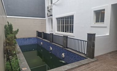 Disewakan Rumah 3 Lantai Furnish di Sutera Onyx, Alam Sutera Tangerang