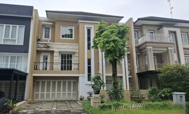 Disewakan Rumah 3 Lantai Furnish di Sutera Onyx, Alam Sutera Tangerang