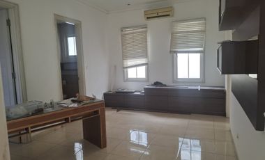 Disewakan Rumah 3 Lantai Furnish di Sutera Onyx, Alam Sutera Tangerang