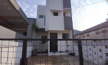 Rumah Modern Tropis 3 KT strategis di Komplek Asabri  Jatiasih