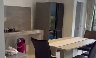 Rumah di area Gatot  Subroto barat view sawah dan ada Pool nya