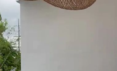 Rumah di area Gatot  Subroto barat view sawah dan ada Pool nya