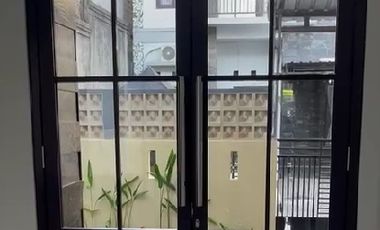 Rumah di area Gatot  Subroto barat view sawah dan ada Pool nya