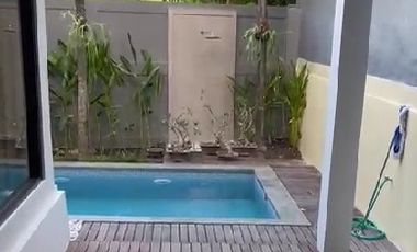 Rumah di area Gatot  Subroto barat view sawah dan ada Pool nya