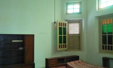 Dijual Cepat Rumah Lama Tanah Luas Samping Polres Madiun Cocok Usaha