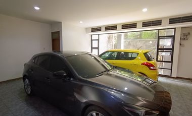 Dijual Rumah Mewah 2 Lantai Tengah Kota Siap Huni di Gajahan, Solo