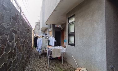 Dijual Rumah Mewah 2 Lantai Tengah Kota Siap Huni di Gajahan, Solo