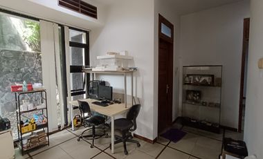 Dijual Rumah Mewah 2 Lantai Tengah Kota Siap Huni di Gajahan, Solo