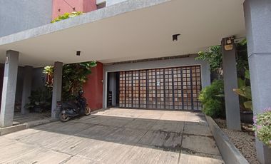 Dijual Rumah Mewah 2 Lantai Tengah Kota Siap Huni di Gajahan, Solo