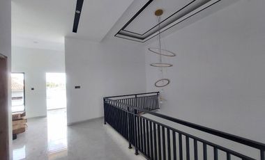 Rumah Mewah Cantik Siap Huni di Fajar Indah Solo