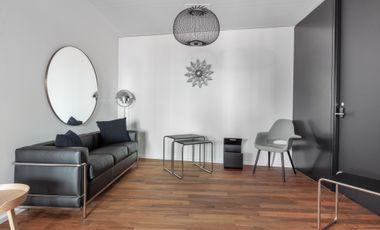 Regus - The Energy Building (Kantor Pribadi 4 Orang)