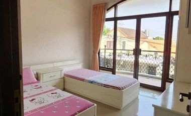 Rumah 2 Lantai, Baru Full Renov, Strategis, Mojoarum, Surabaya