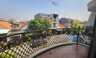 Rumah 2 Lantai, Baru Full Renov, Strategis, Mojoarum, Surabaya